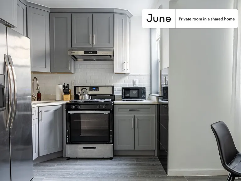 2572 Steinway St #D — Photo 10