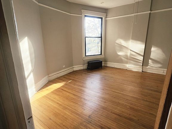 5th image of 419 E 46th St