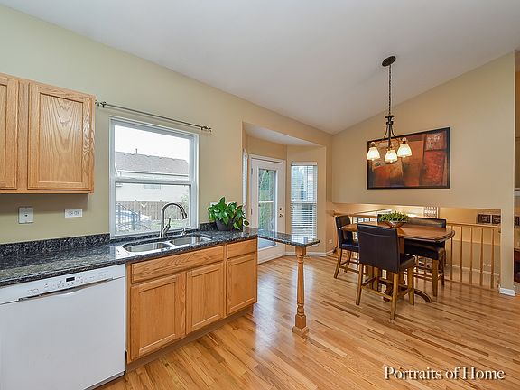5th image of 700 Hamilton Ln