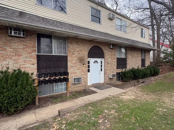 857 34th St NW APT 12, Canton, OH 44709