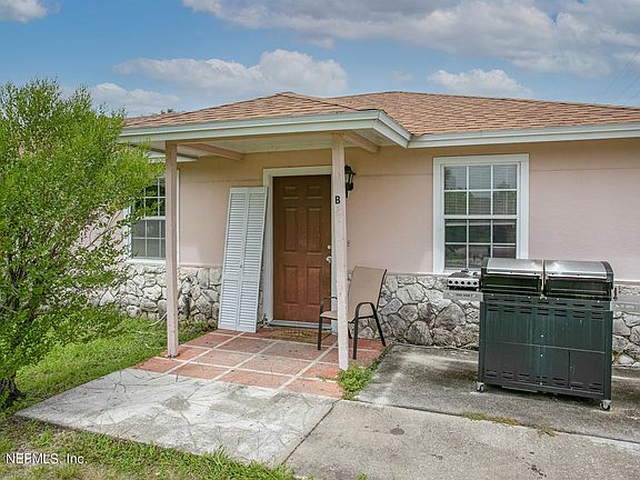 5th image of 280 Sunset Dr