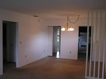 5th image of 1319 Glendale Cir W #219