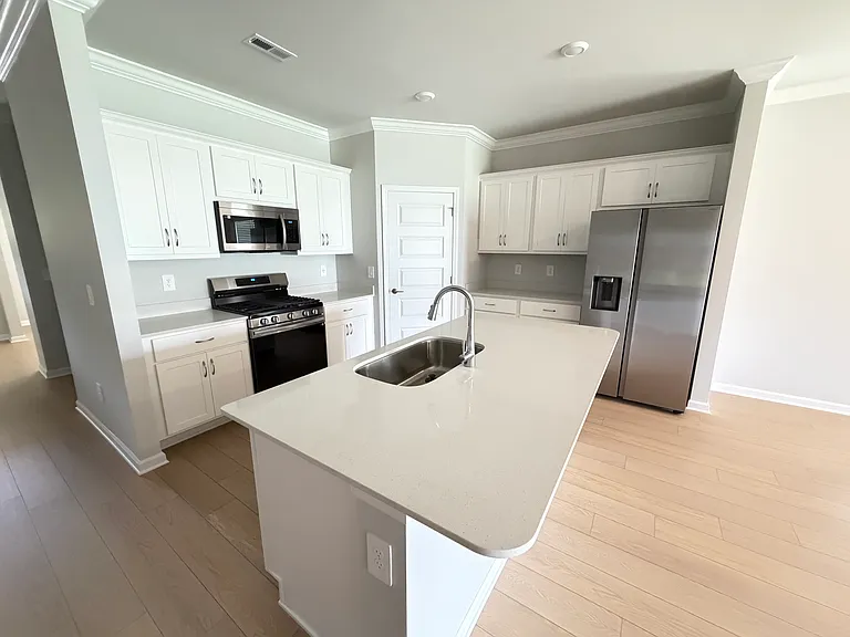 202 Cobbdale Park Dr — Photo 4