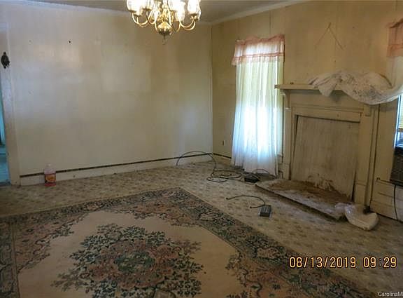 5th image of 238 S Ervin Ave