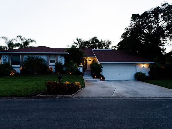 2nd image of 1709 Mariner Way