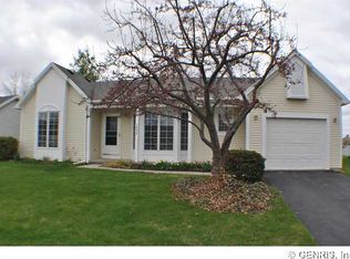 1232 Holland Dr, Farmington, NY 14425