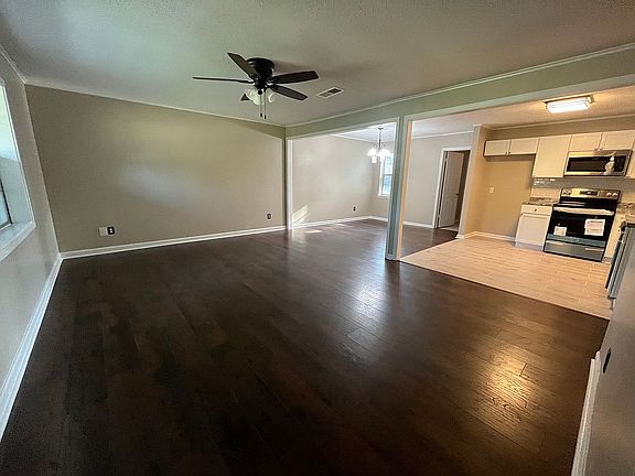 3rd image of 312 Gary K St