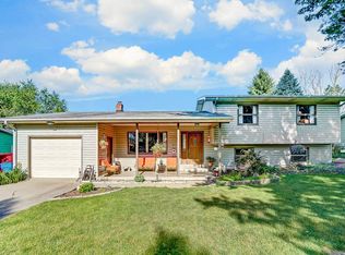 611 Westview Dr, Angola, IN 46703
