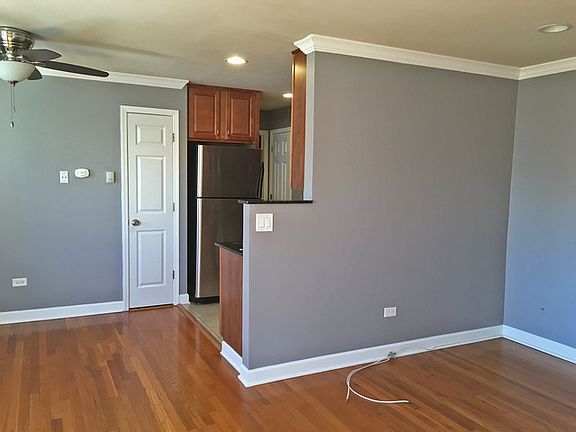4th image of 32 Elgin Ave APT B4