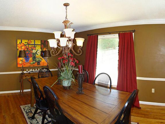 4th image of 1004 Creekwood Dr