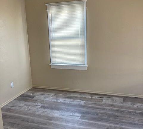 4th image of 68 Bennett Ave #5
