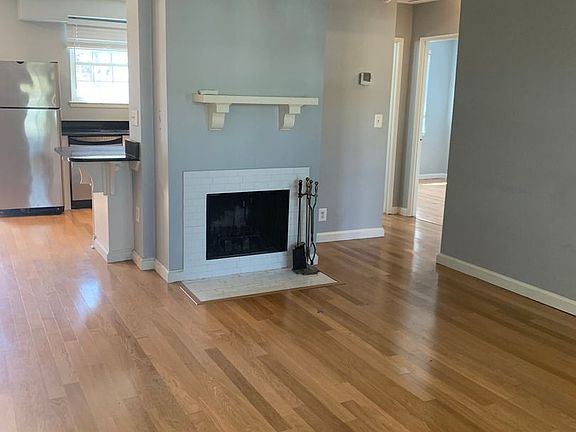 2nd image of 2812D S Wakefield St