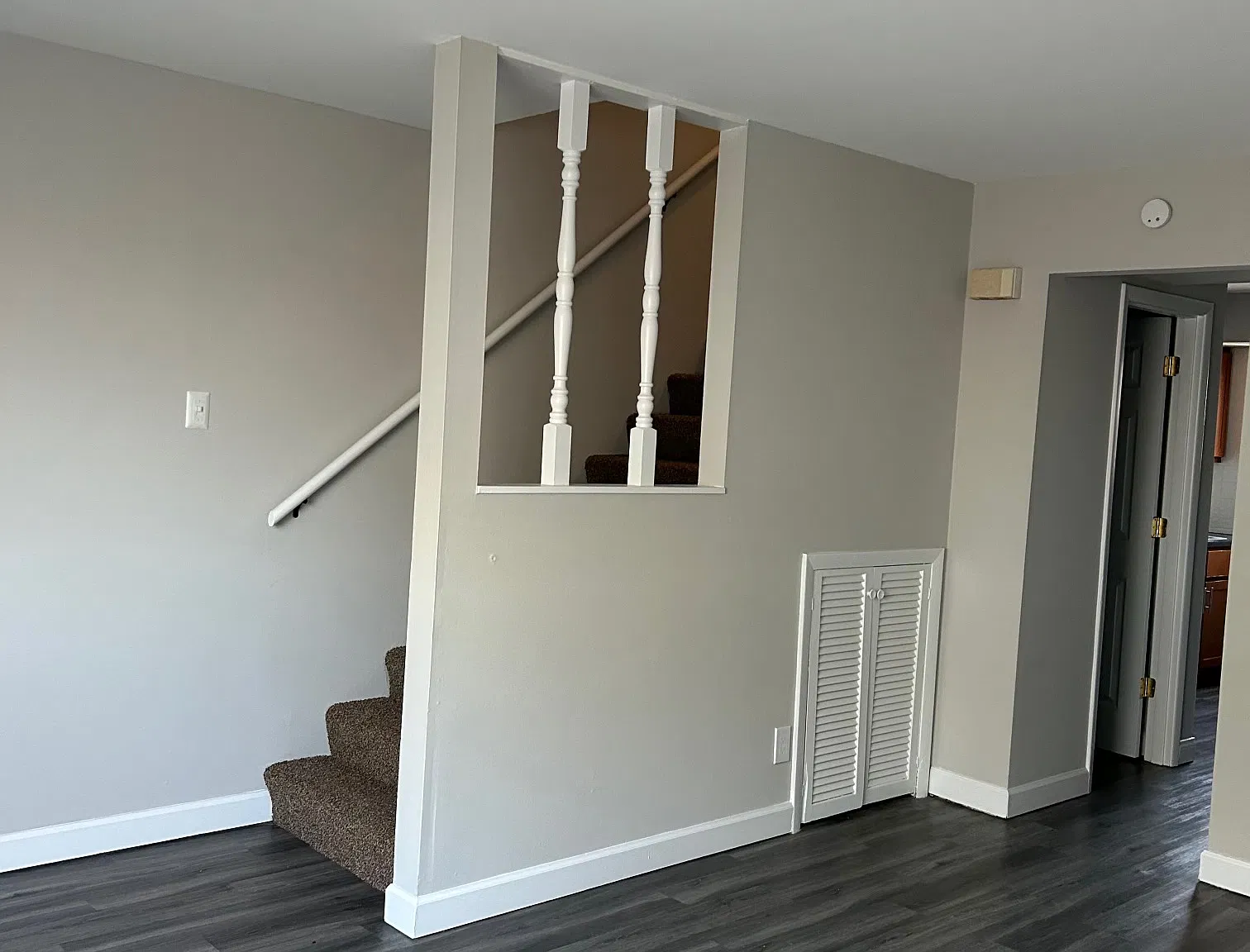 2 bed, 1.5 bath, 930 sqft, $1,350 — Photo 2