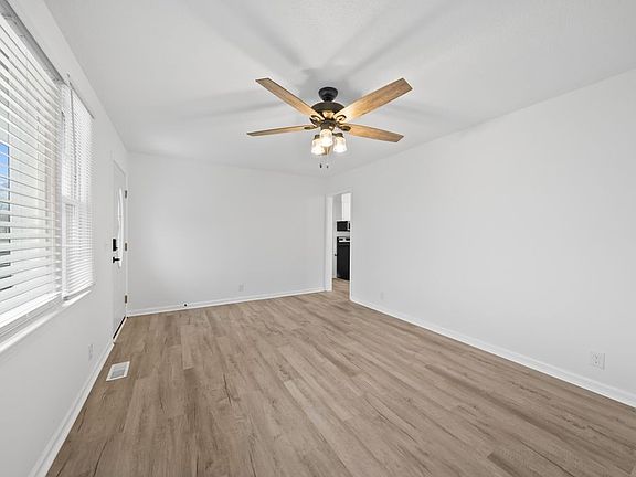 5th image of 532 Savely Dr