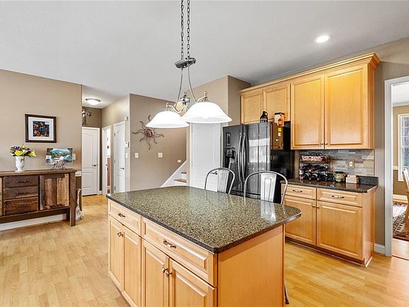 4th image of 129 Hawks Nest Lane