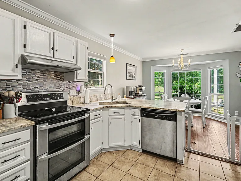 12423 Jacquelyn Ct — Photo 15