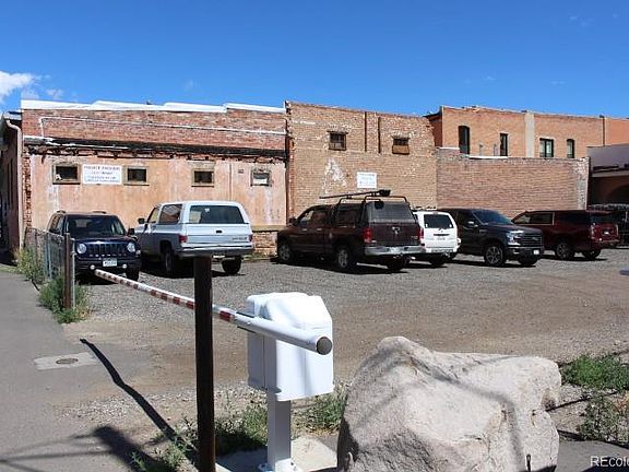 4th image of 129 W 1st St Unit E