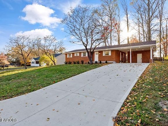 5th image of 1813 Woodhaven Dr