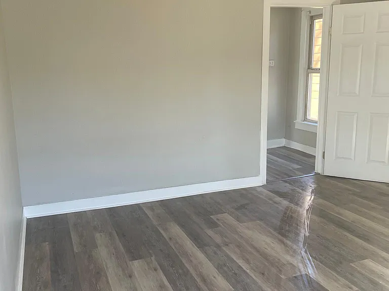 219 Hiawatha Ave — Photo 3