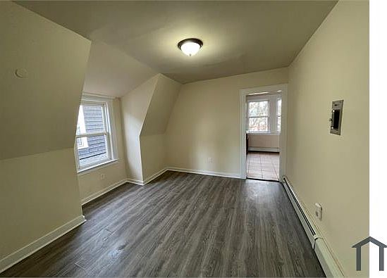 1st image of 299 Avon Ave Floor 3