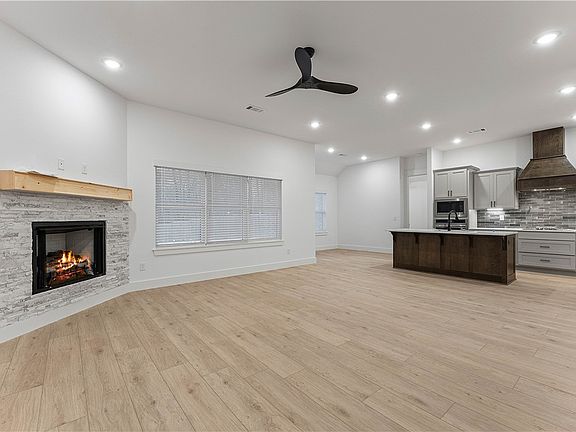 5th image of 5 Canobie Ln