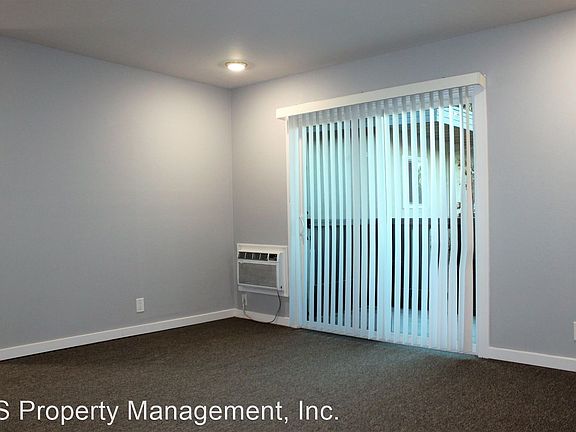 5th image of 931-935 Ravenscourt Ave #931-4