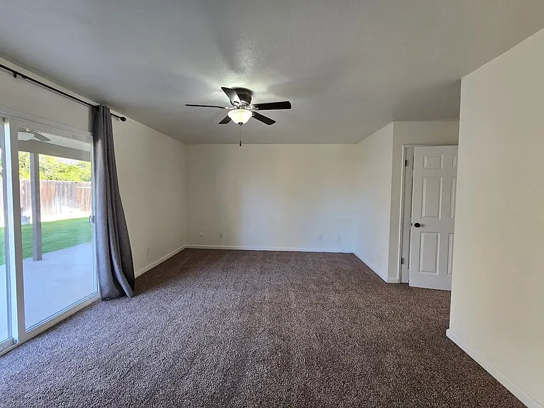 3012 E Los Altos Ave — Photo 38