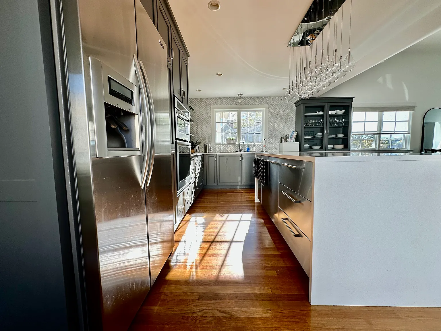 4 bed, 1750 sqft, $6,500 — Photo 4