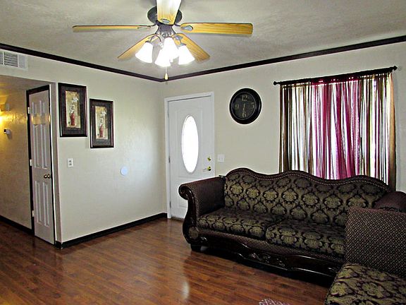 2nd image of 404 Hickory Ave