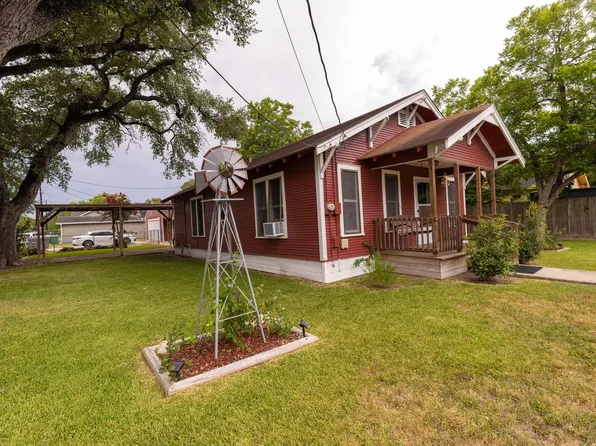 702 E Colorado St, Victoria, TX 77901