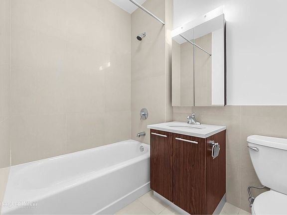4th image of 390 Wythe Ave APT 6B