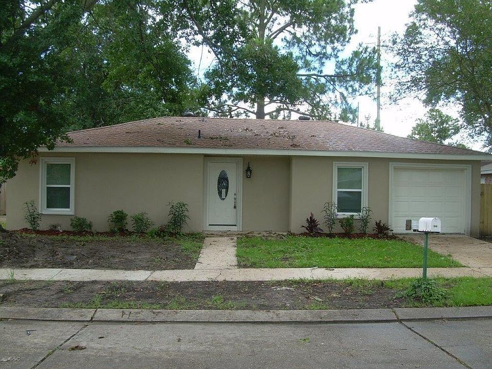 1st image of 2004 Longwood Dr