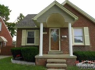 15800 Oceana Ave, Allen Park, MI 48101