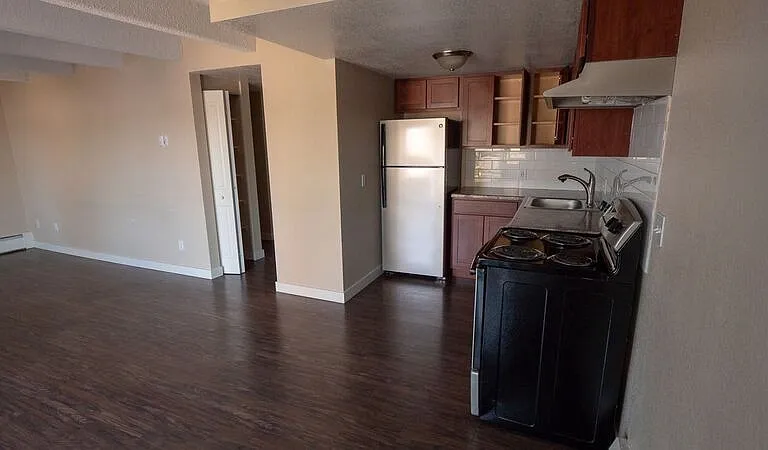 SloHi 1516 Perry Street — Photo 8