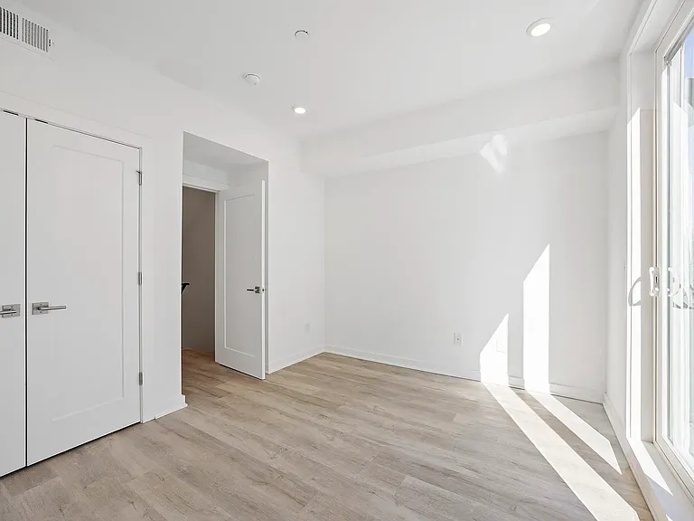 2327 Frankford Ave #1 — Photo 17