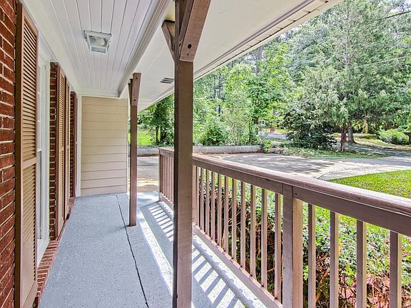 3rd image of 1785 Pine Cir