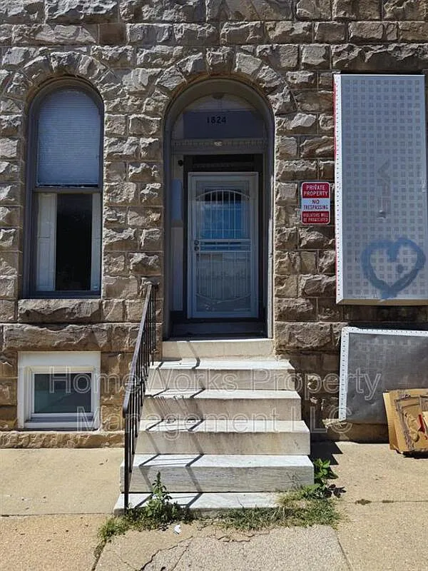 Building Photo - 1824 Saint Paul St #1