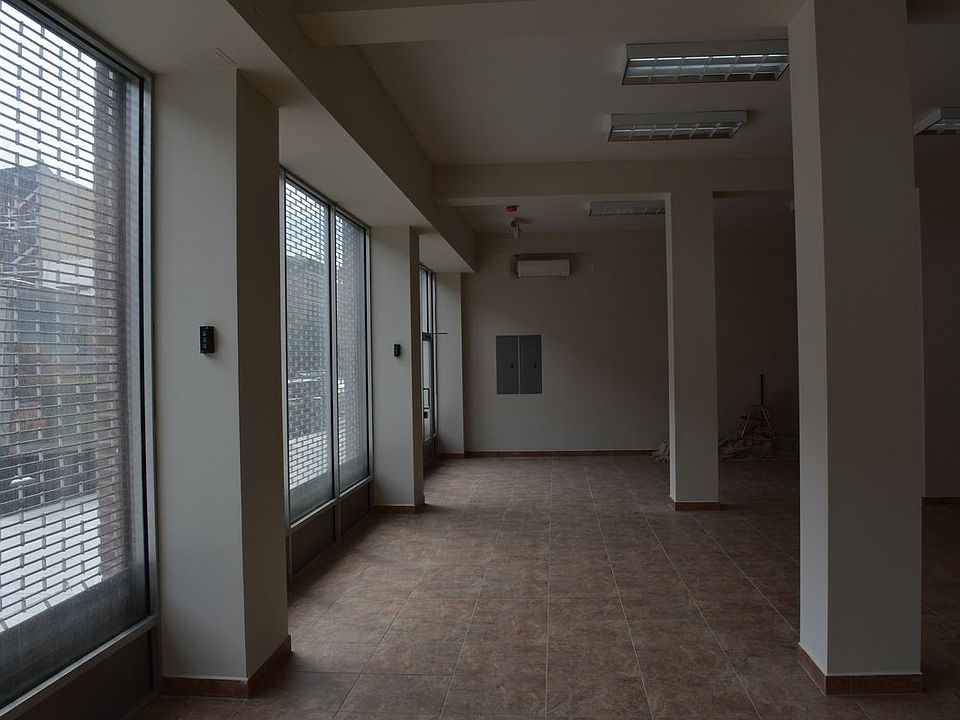 1st image of 405 Gates Ave #1