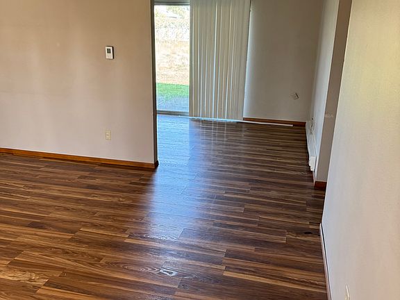 Livingin room into nook area