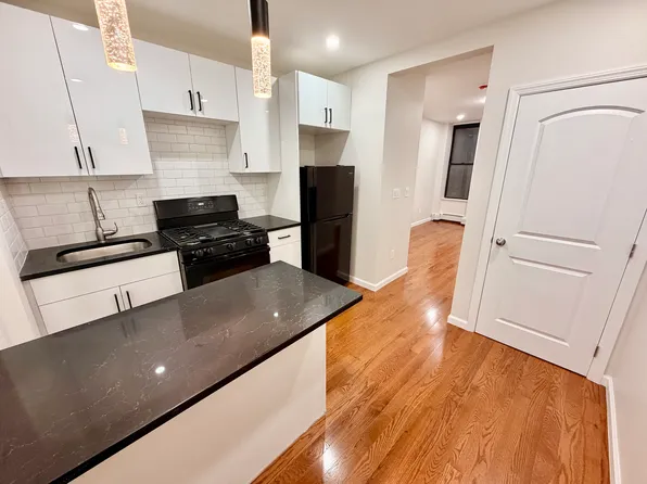 213 East 25th Street image 6 of 7