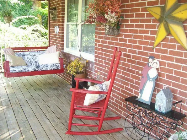 4016 Maple Dr, Chesapeake, VA 23321