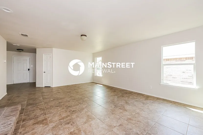1625 Thorntree Ln — Photo 3