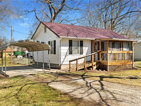 208 W Park Ave, Rich Hill, MO 64779