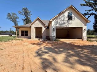 6838 Detonti Rd, Bauxite, AR 72011