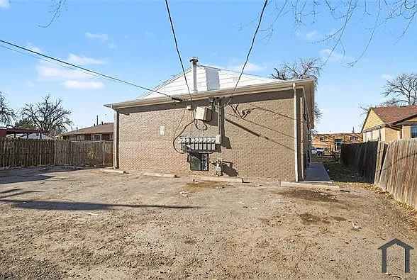 1908 Clinton St #103 — Photo 5