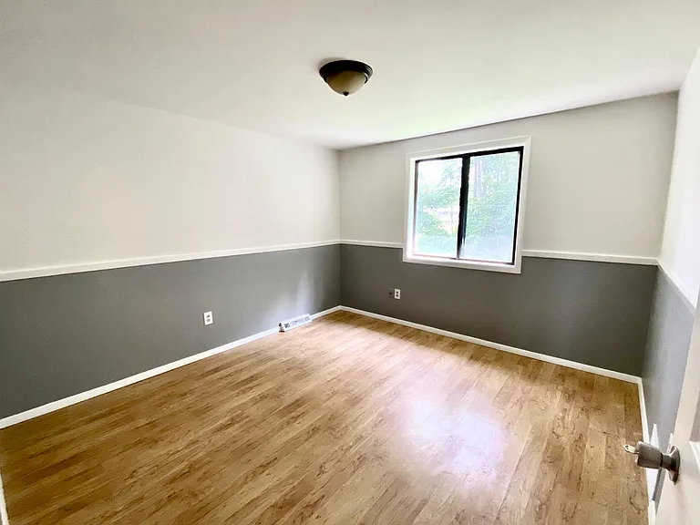 226 Vine Ln — Photo 6