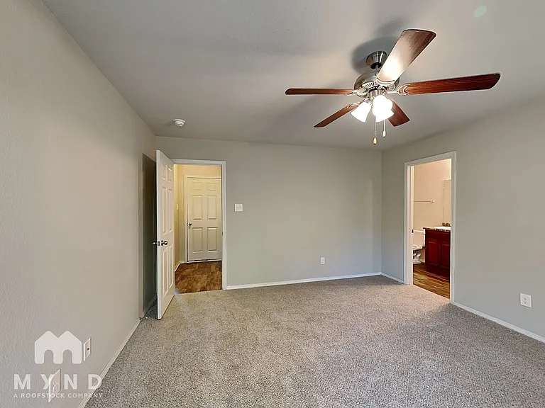 936 Pinehurst Loop — Photo 8