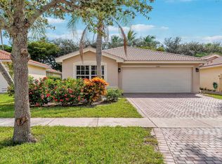 5050 Northern Lights Dr, Greenacres, FL 33463