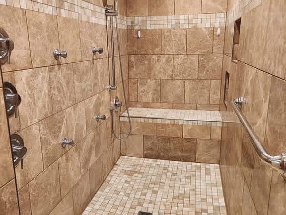 3rd image of 905 W 1075 S APT 201