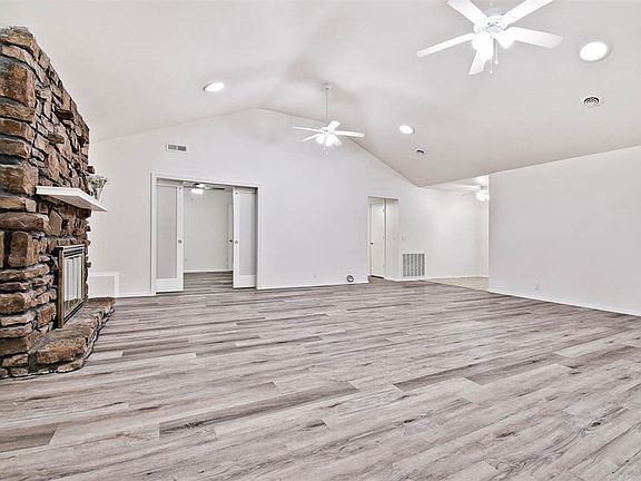 4th image of 1607 W Mimosa St